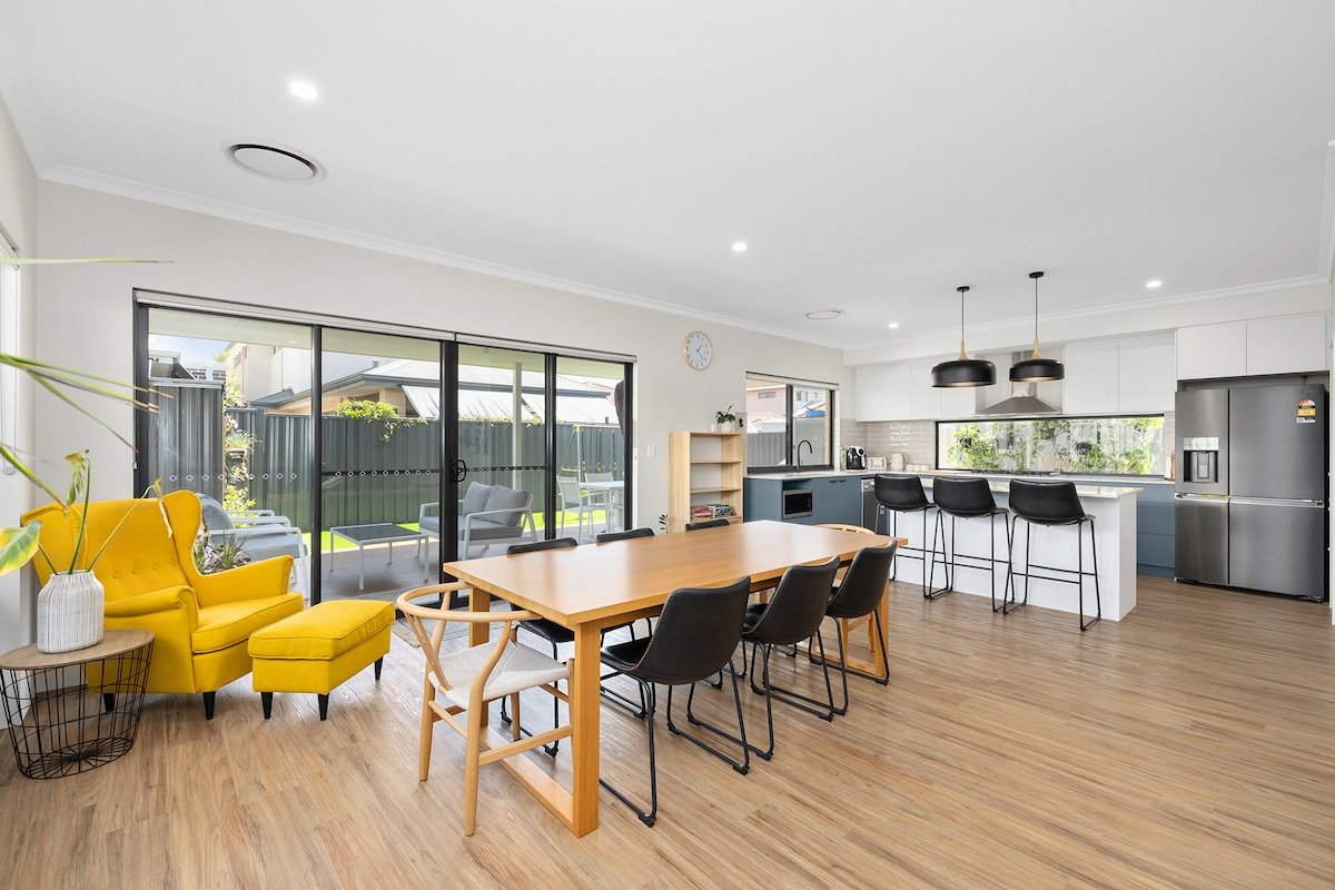 Family Friendly Close 2 Airport, Optus, Crown&City gallery image 3