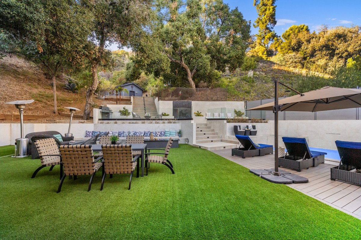 Beautiful Spacious Villa Tucked Away in the Hills gallery image 5