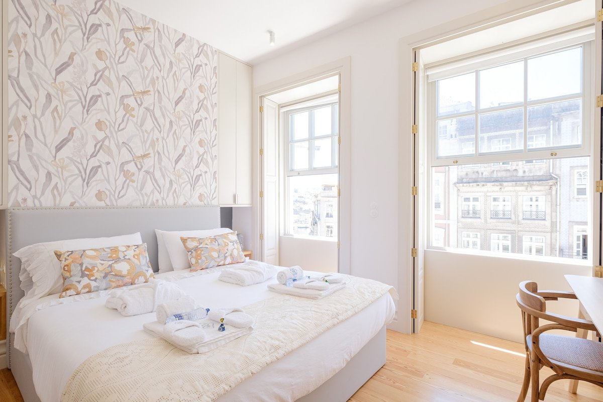 BOUTIQUE Rentals- THE RIBEIRA***** Apt great views gallery image 2