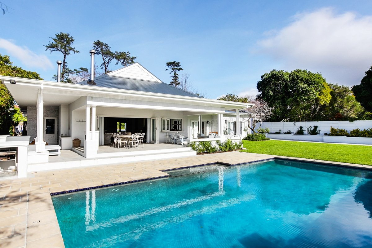 Upper Constantia Beauty with Gorgeous Views gallery image 2