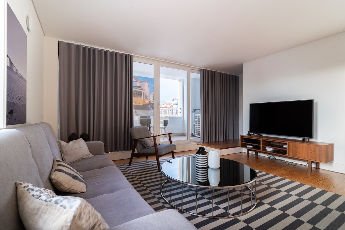 Amazing Rooftop Terrace at City Center gallery image 4