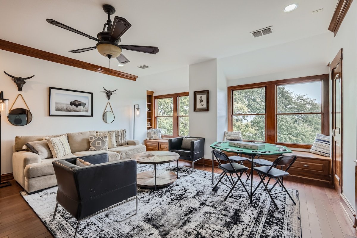 Ultimate Group Stay: Pool, Game Room & Hot Tub gallery image 4