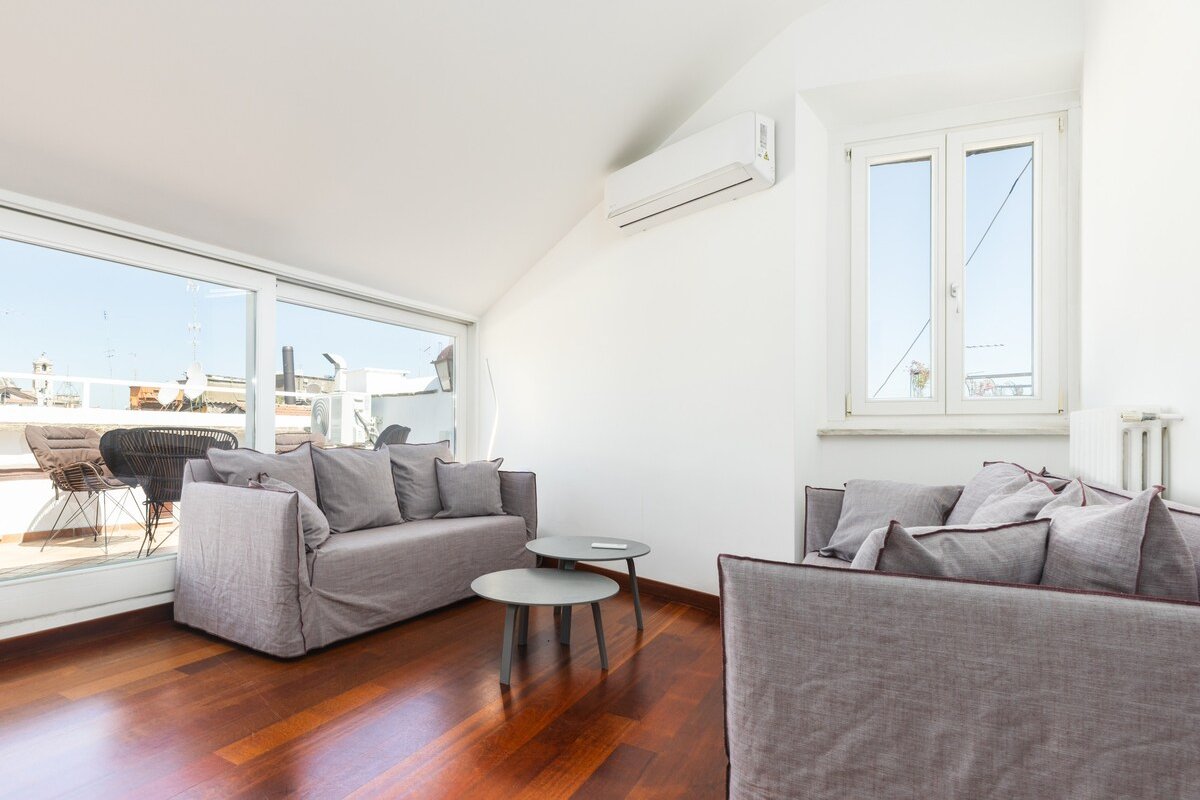 Nikis Maison Navona- Rooftop 4°floor no elevator gallery image 4