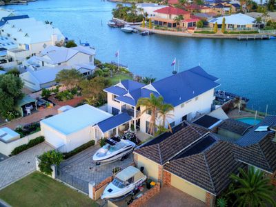 “Eau de Vie” Canal front home with private jetty