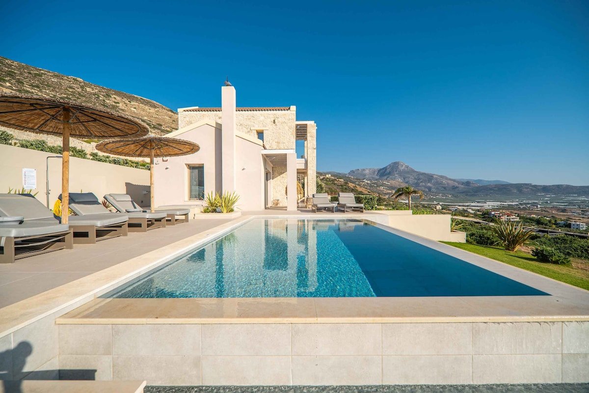 Villa Cielo I Free* Heated pool & Stunning Seaview gallery image 4