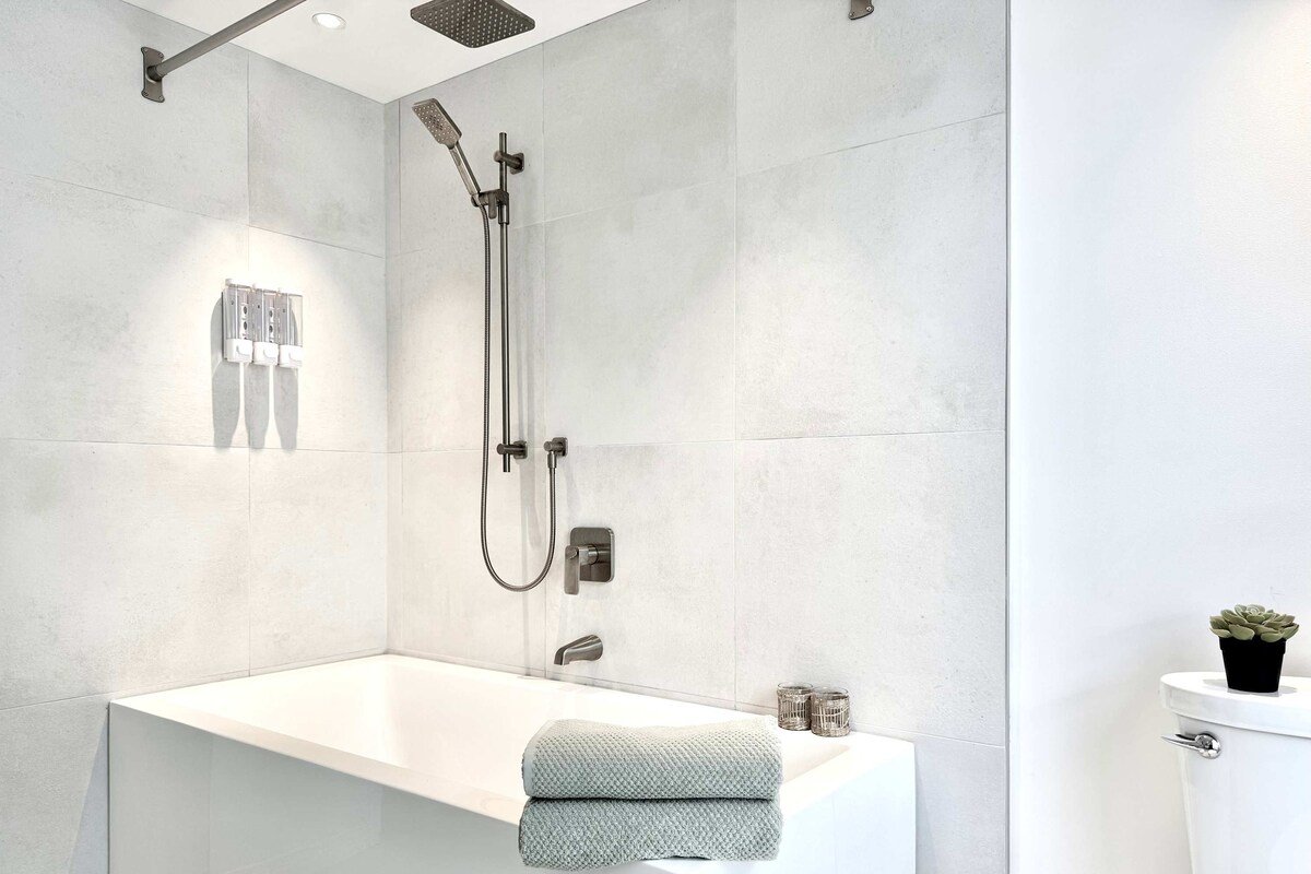 Urban Boho | Hot tub | EV Charger | 3 Free Parking gallery image 5