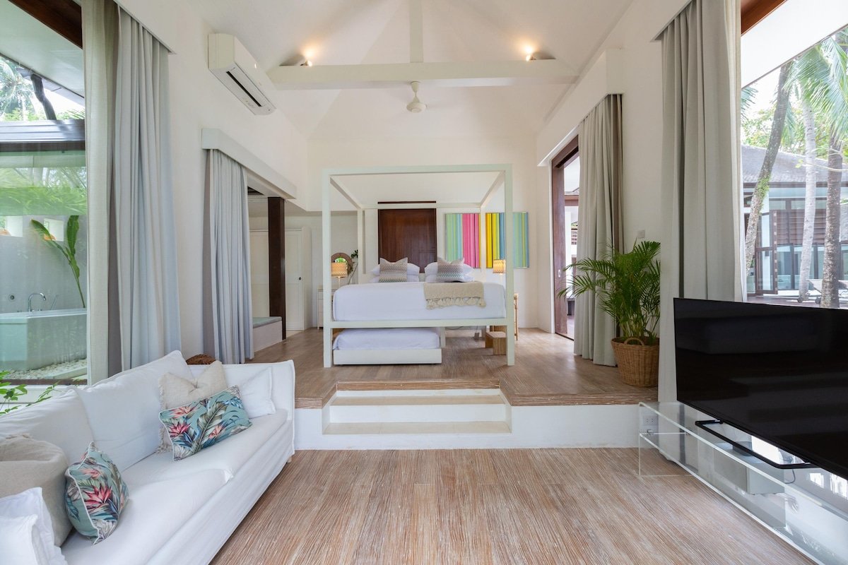 Ban Suriya: Full Service, Beachfront, Spa gallery image 3