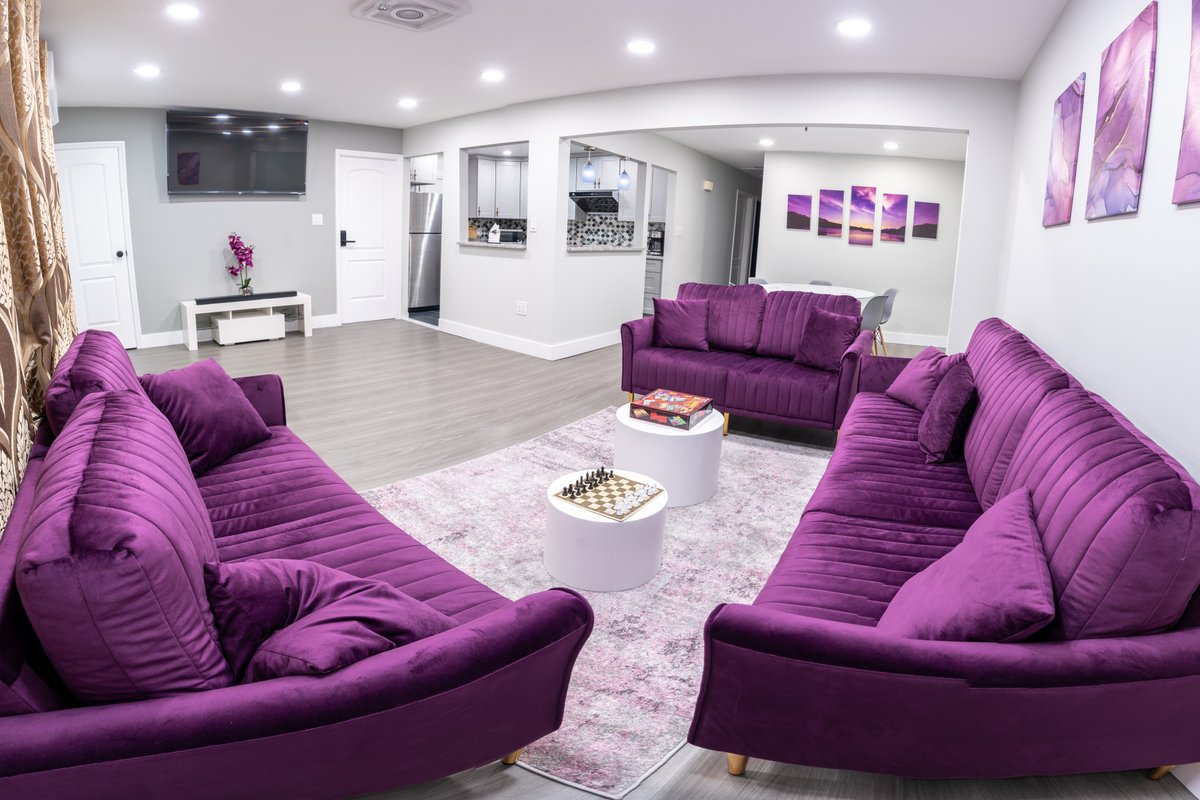 Modern 3 Bed 2 Bath Home With Parking | 2 min LGA