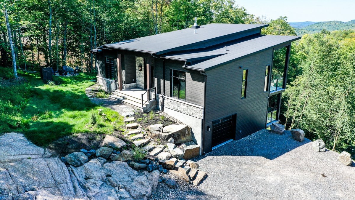 Luxurious Modern Mansion – Private Jacuzzi & Sauna gallery image 4