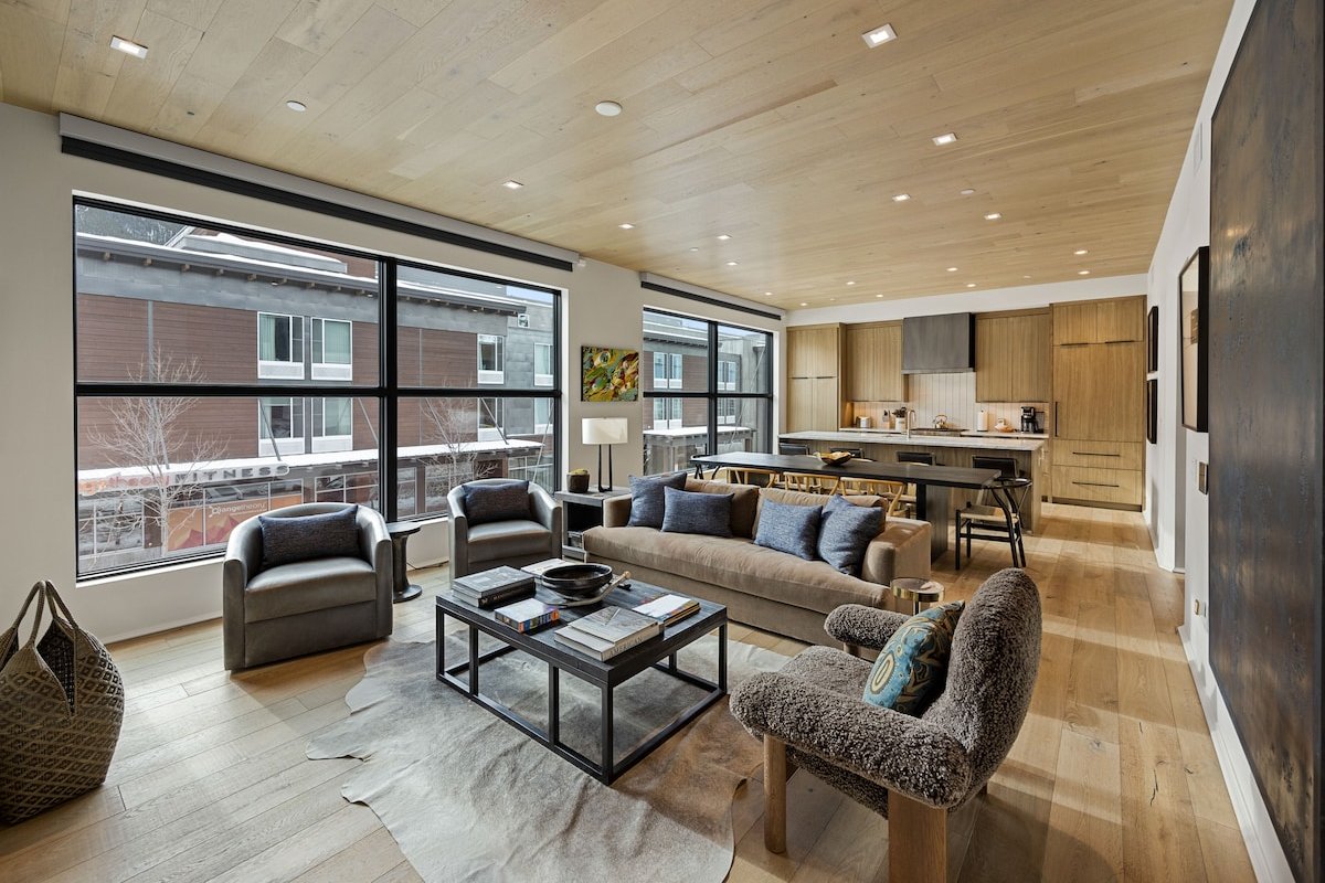 Ski Escape | Hot Tub, Views & Fireplace