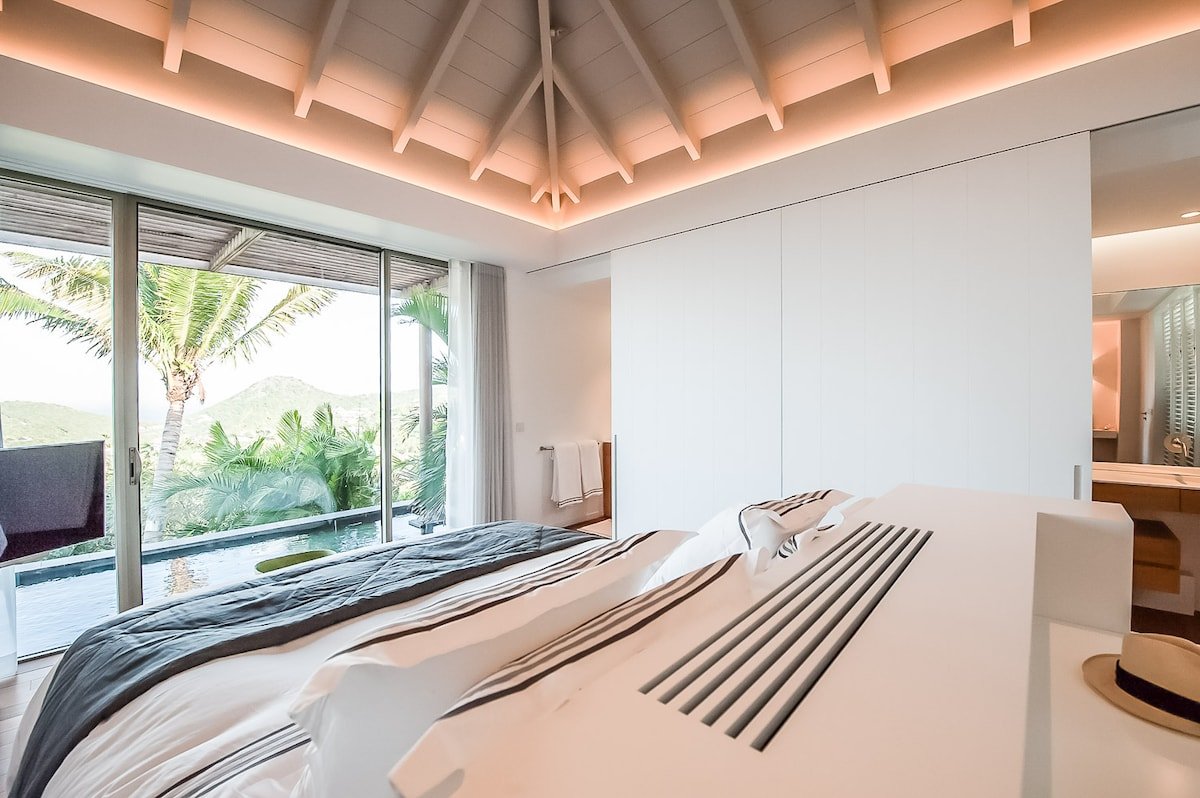 Lina gallery image 4