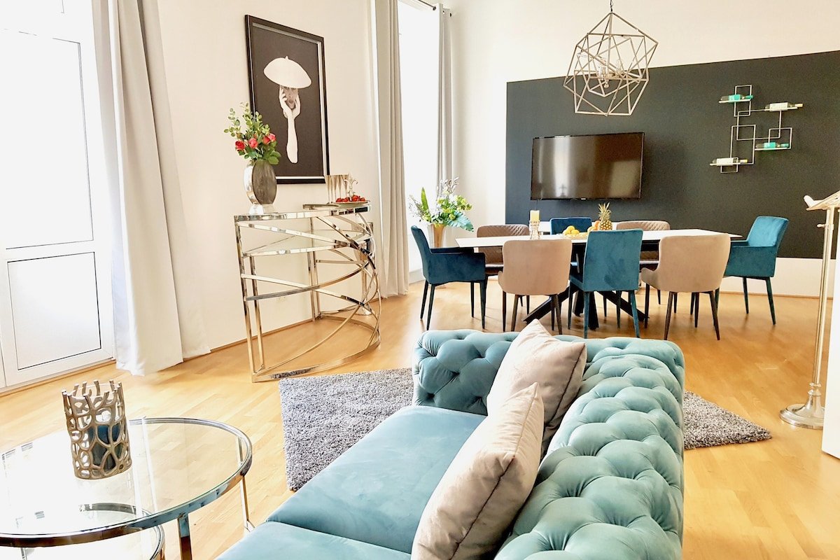 Belle Epoque *Design Apartment XXL* gallery image 3