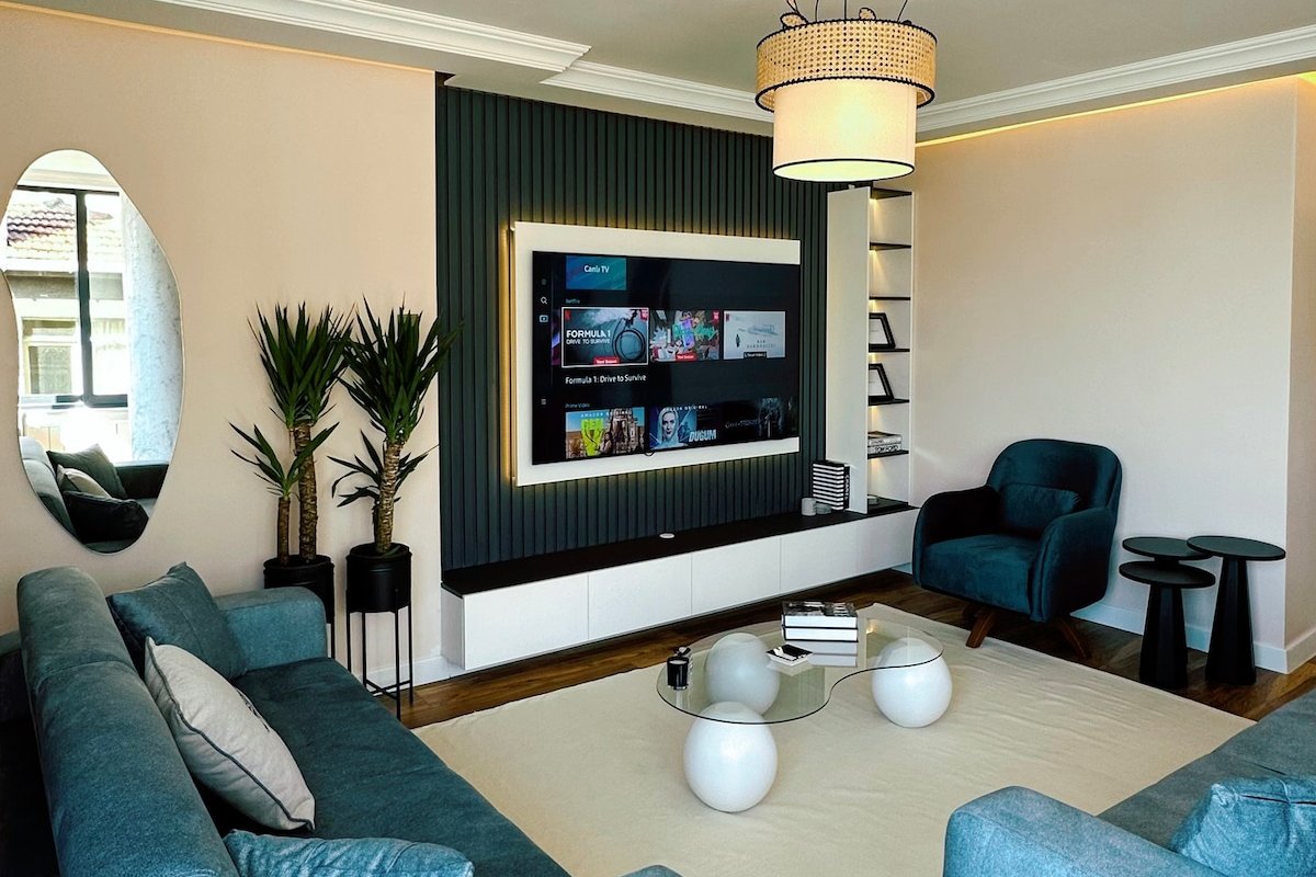 Deluxe Serenity Bosphorus viewed city center Apt. gallery image 5