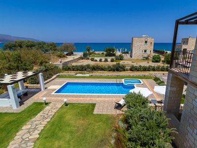 Stone Built villa w/Private Pool, BBQ 30m to Beach