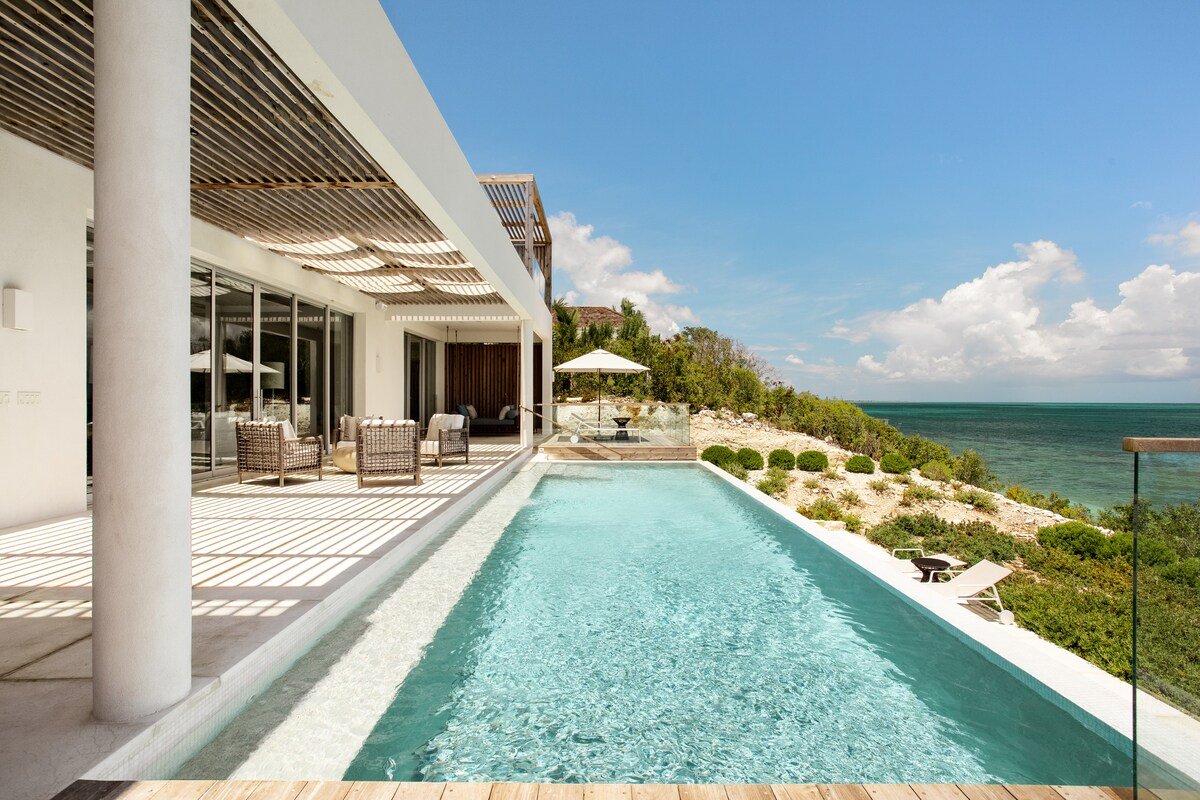 Beach Enclave North Shore V1 – 5B Beachfront Villa gallery image 4