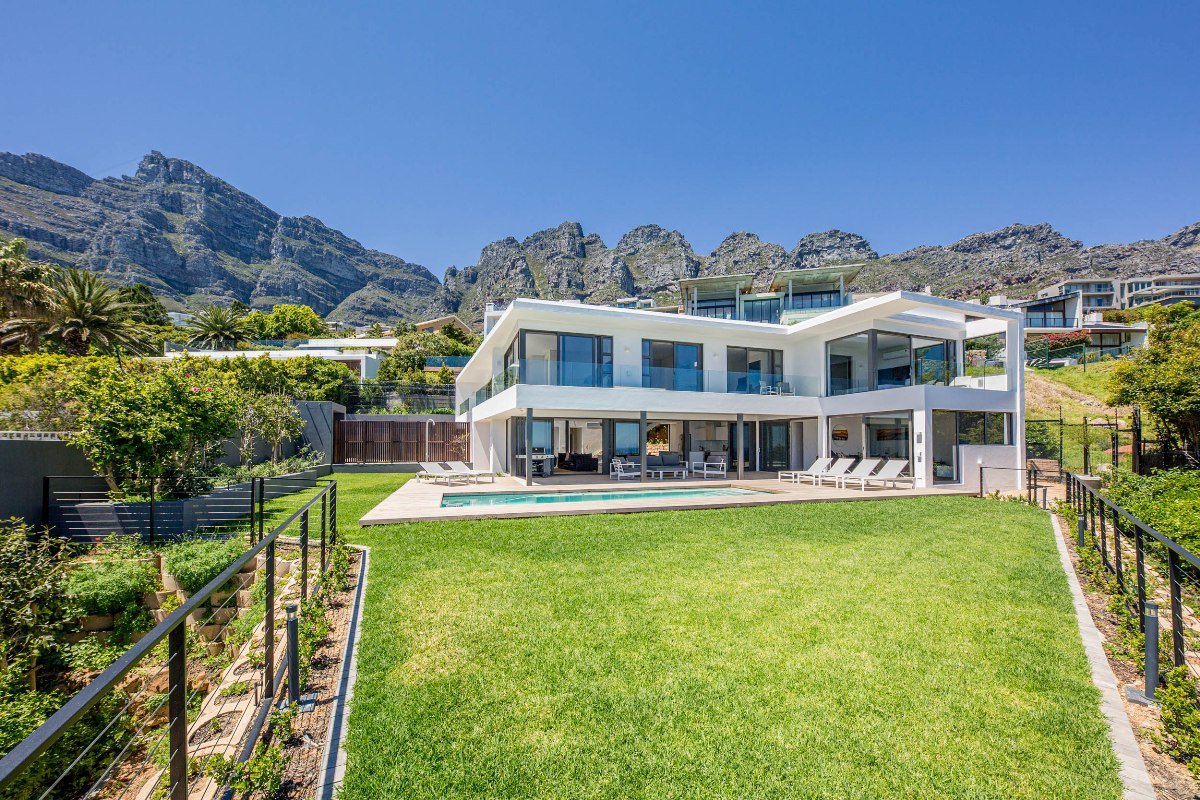 Spectacular 6-Bedroom Oasis in Camps Bay