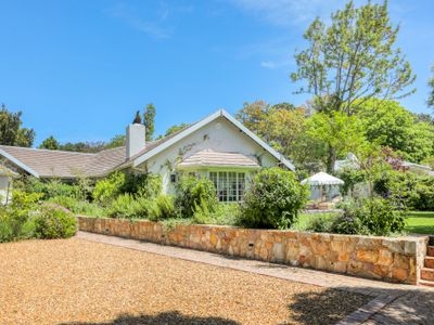 Quaint 4 bedroom home, in the heart of Constantia.