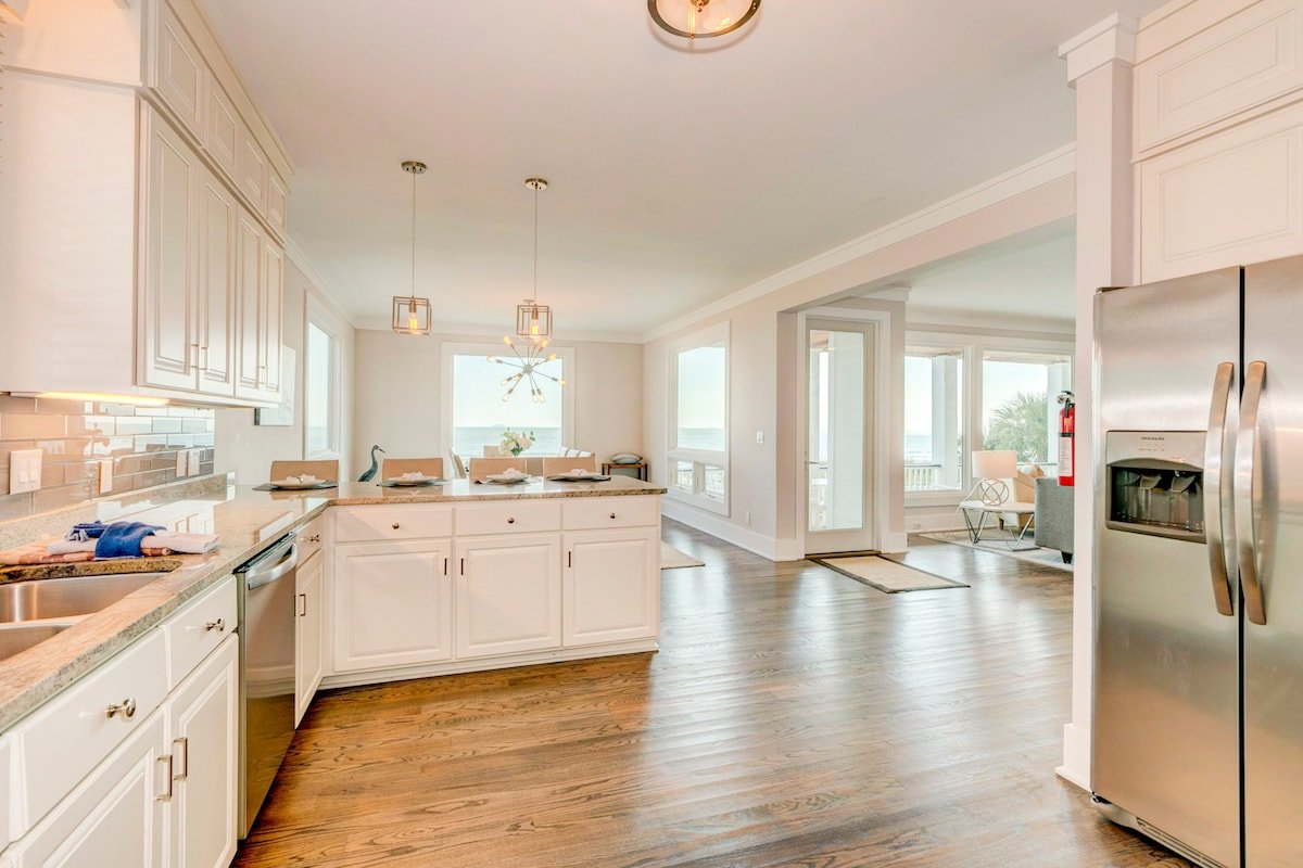 Dolphin Manor gallery image 4