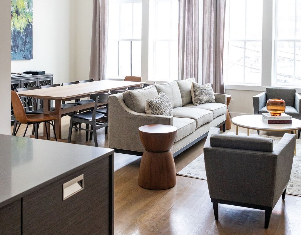 Luxury SOHO Styled Two-Level Townhouse | Old Town gallery image 5