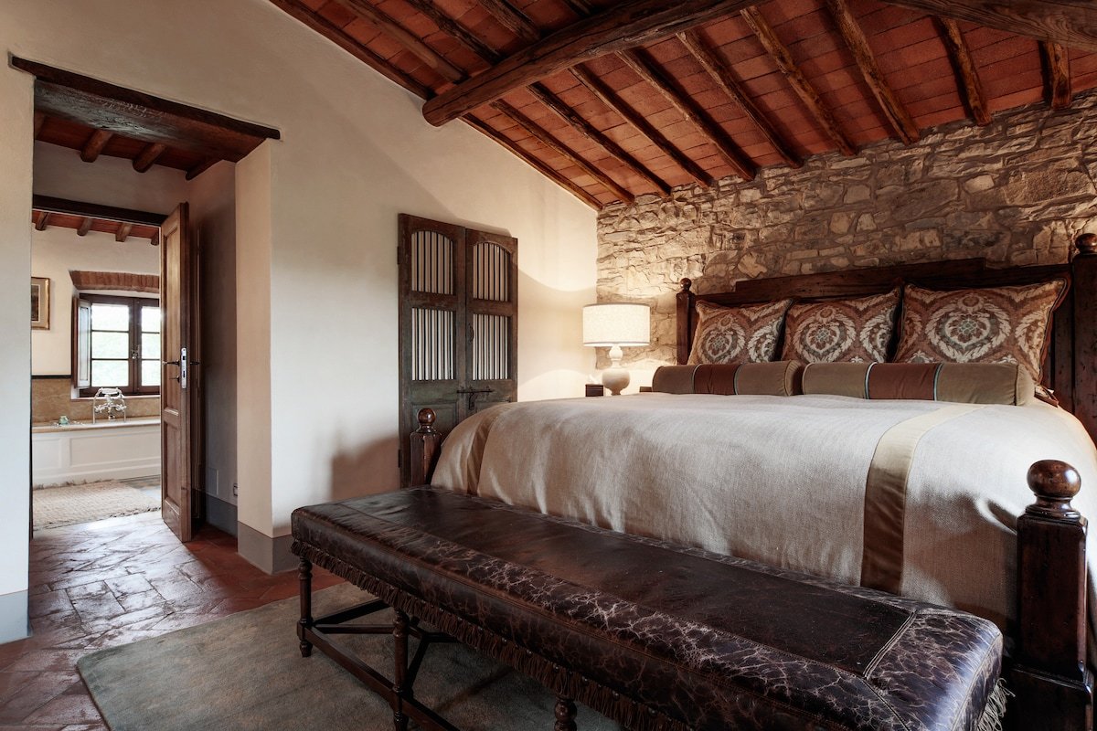 Timeless Elegance: 16th-Century Tuscan Farmhouse gallery image 4