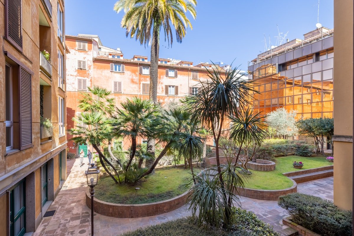 Unique Grand Trevi luxury Apartment gallery image 3