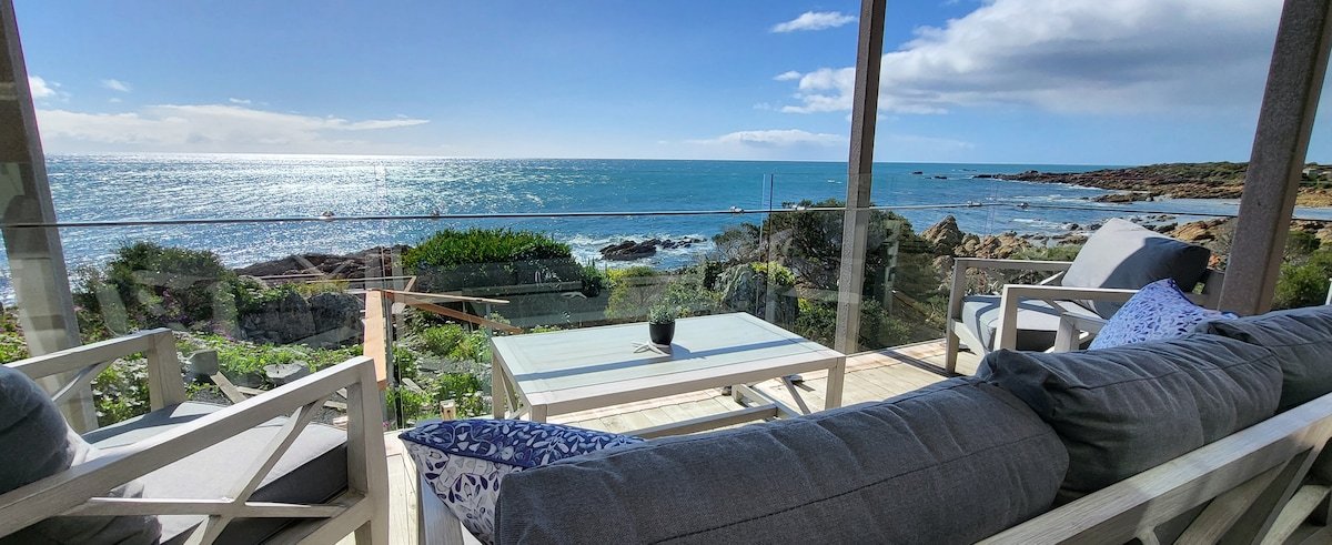 Heathcliff. Stunning ocean views! gallery image 2