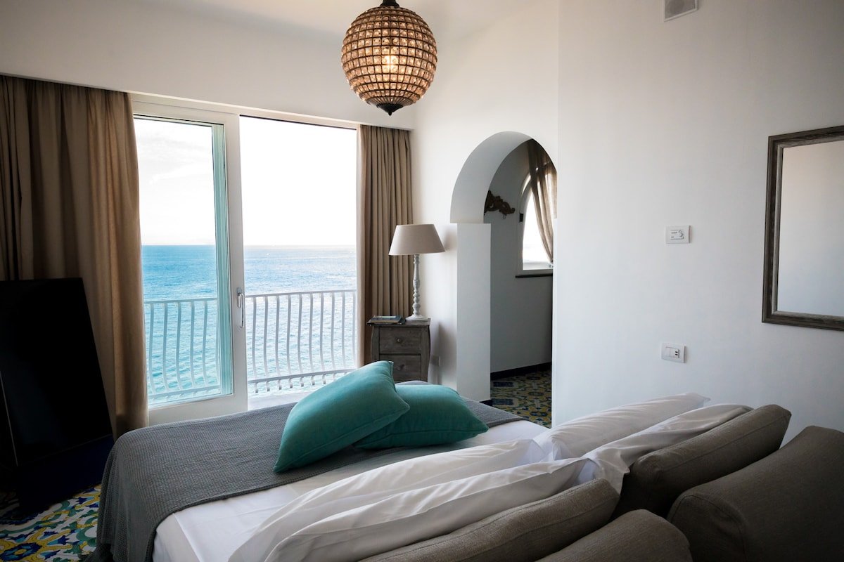 Lika gallery image 2