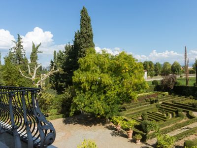 Unique, views on Maze Garden, shared pool, parking