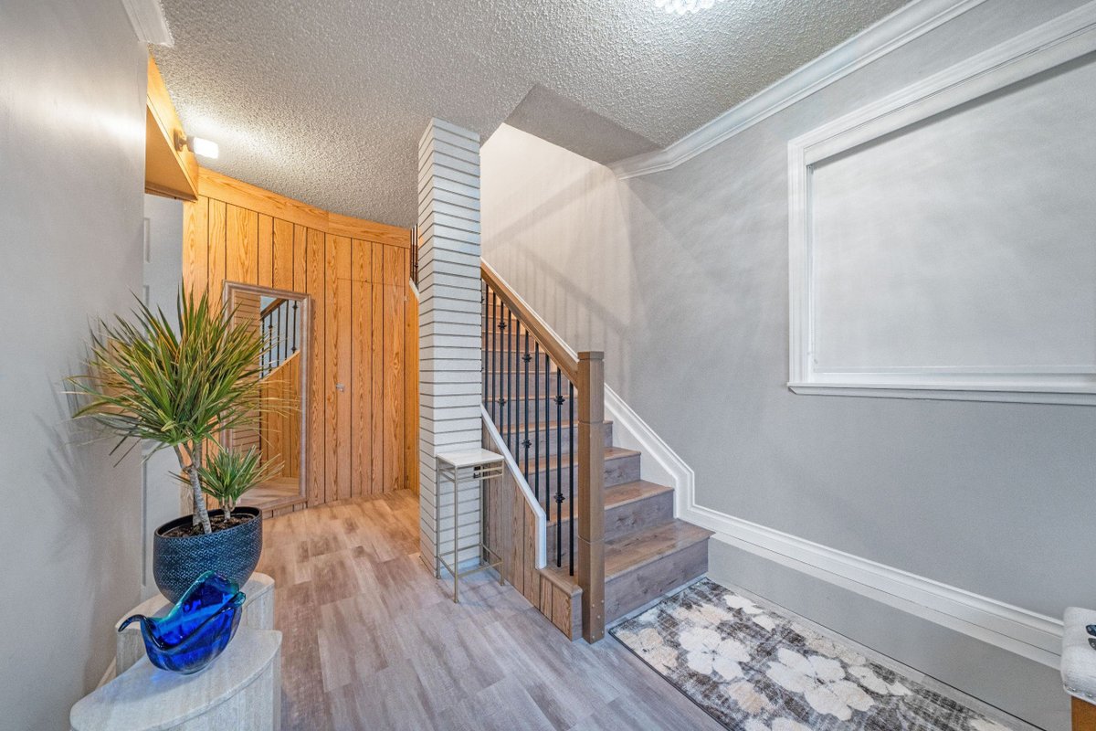 Little Charming in East