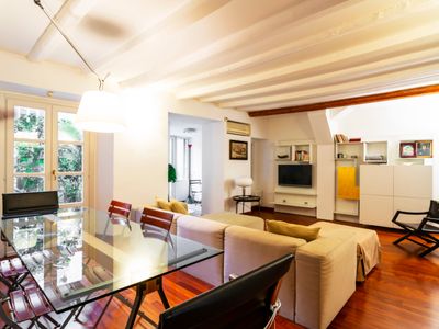 Brera-magnifico trilocale epoca con terrazzo