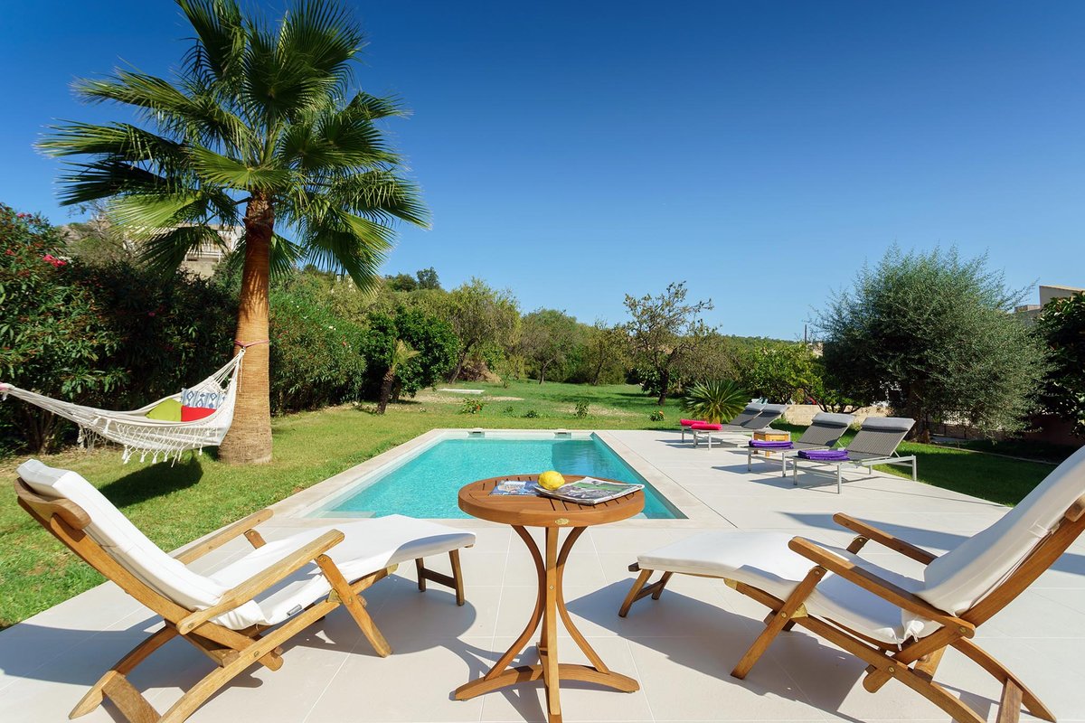 Townhouse Pollensa with pool and parking