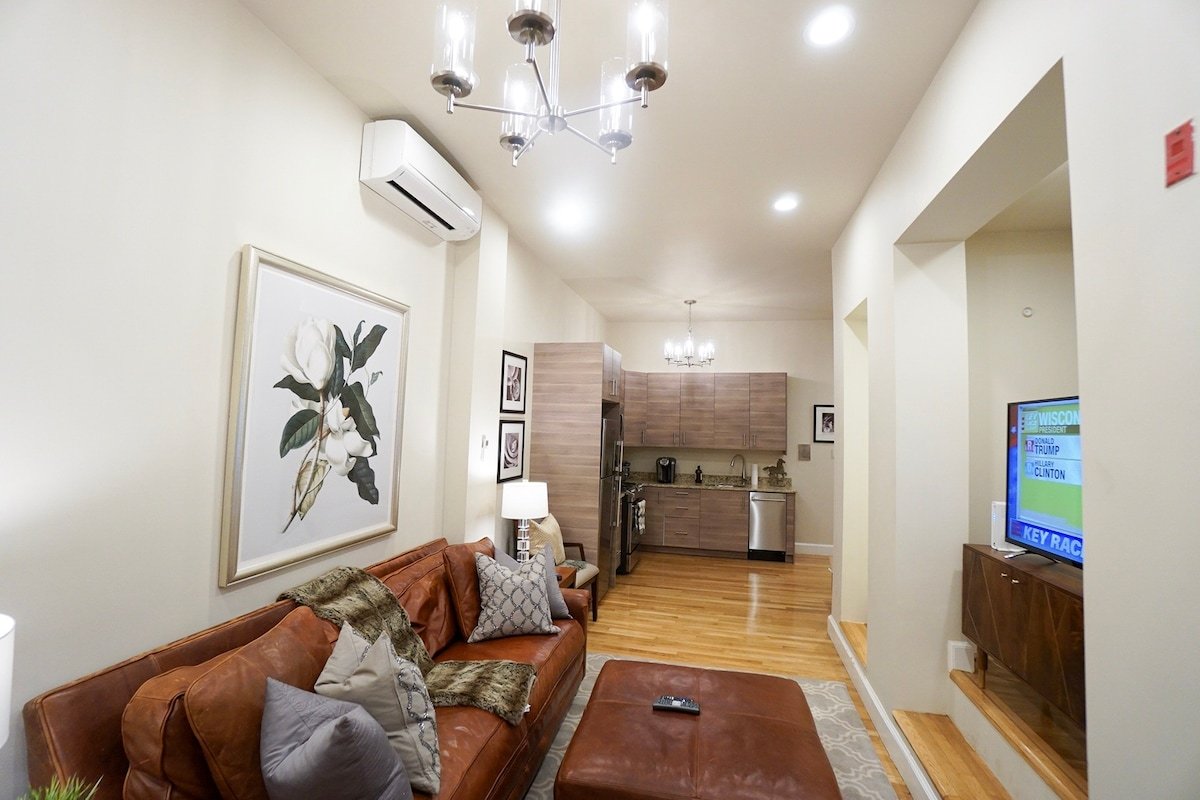 Fabulous North End 3 BR | 1.5 BA in Little Italy gallery image 2