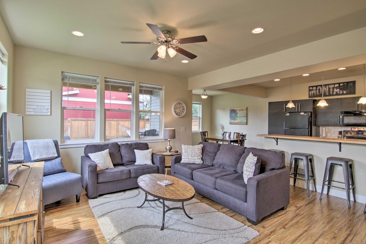 Bozone Bliss (KING Bed) Steps from Lake!