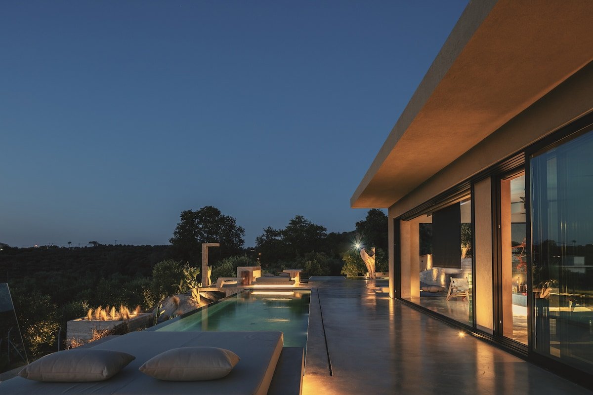 Design Villa with Sea view, 50m2 pool, home cinema gallery image 4