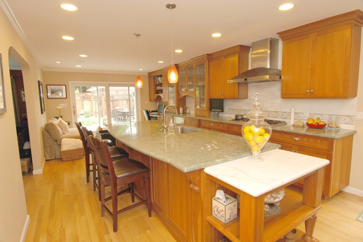 Beautiful 4BR Home by Stanford Univ gallery image 2