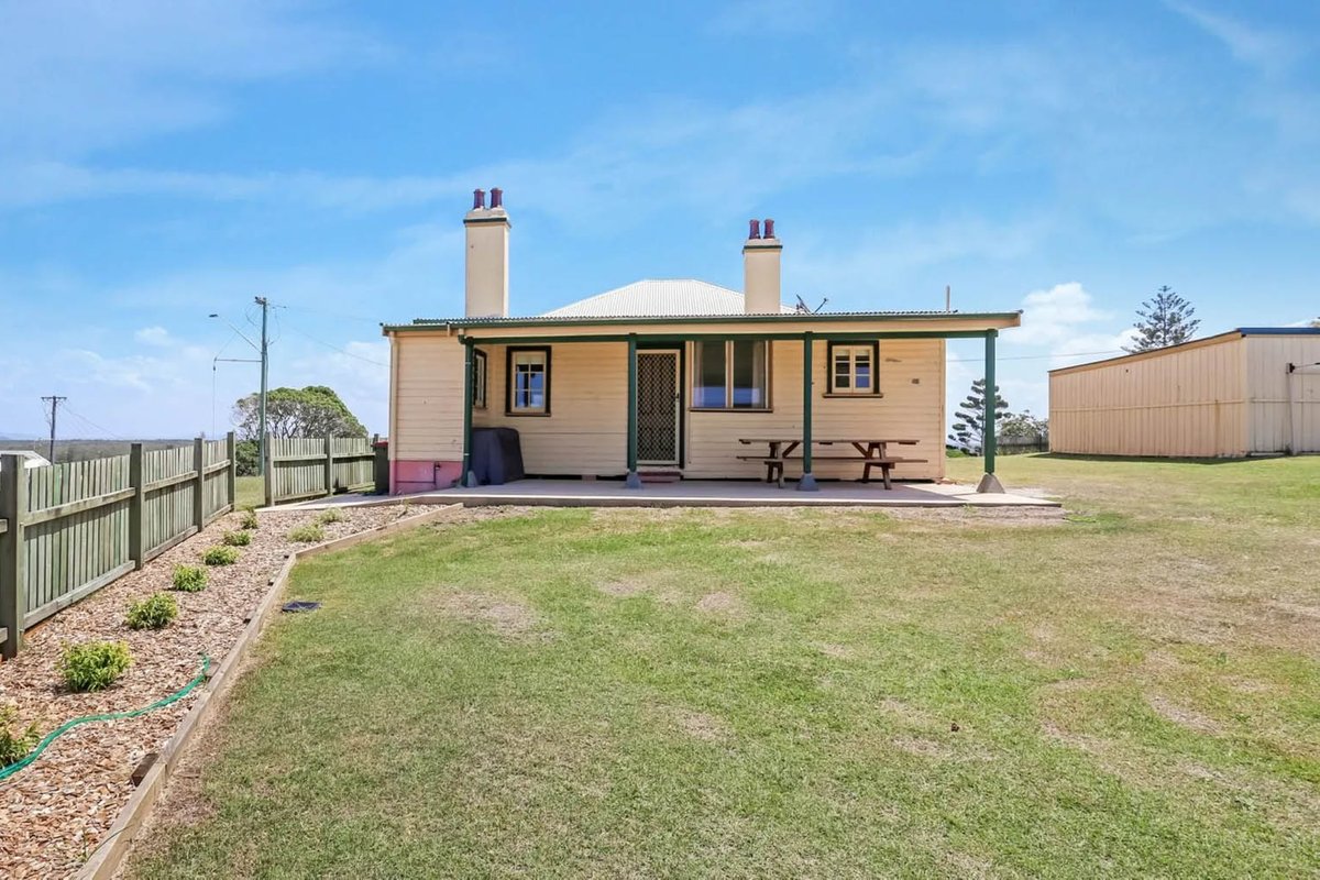 Yamba Lighthouse Cottage 2 – On the main Headland