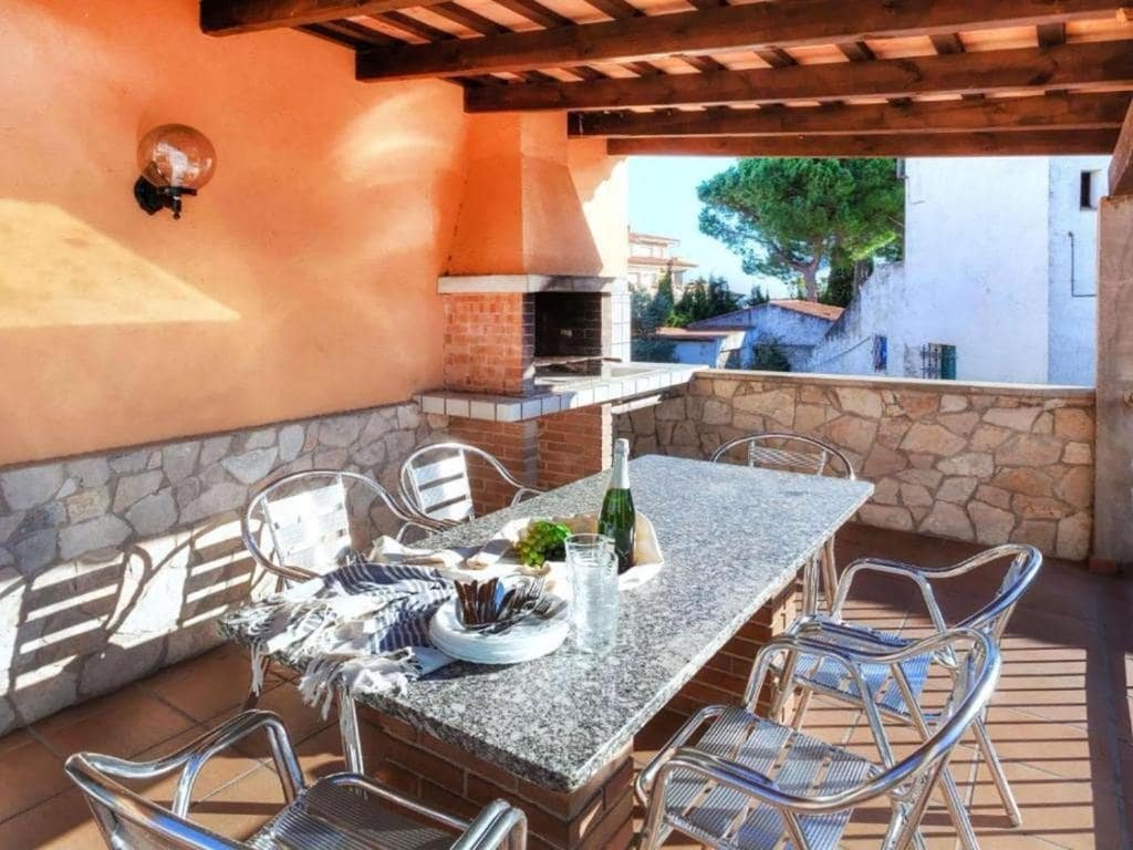 Magnolia l’Escala 1, casa con piscina y barbacoa gallery image 4