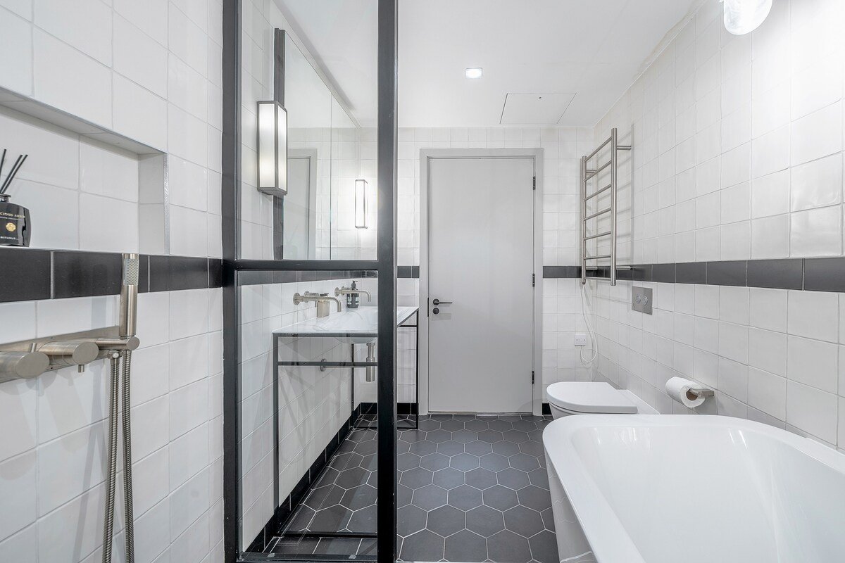 Stylish 2-Bedroom Apartment in the Heart of Soho gallery image 3