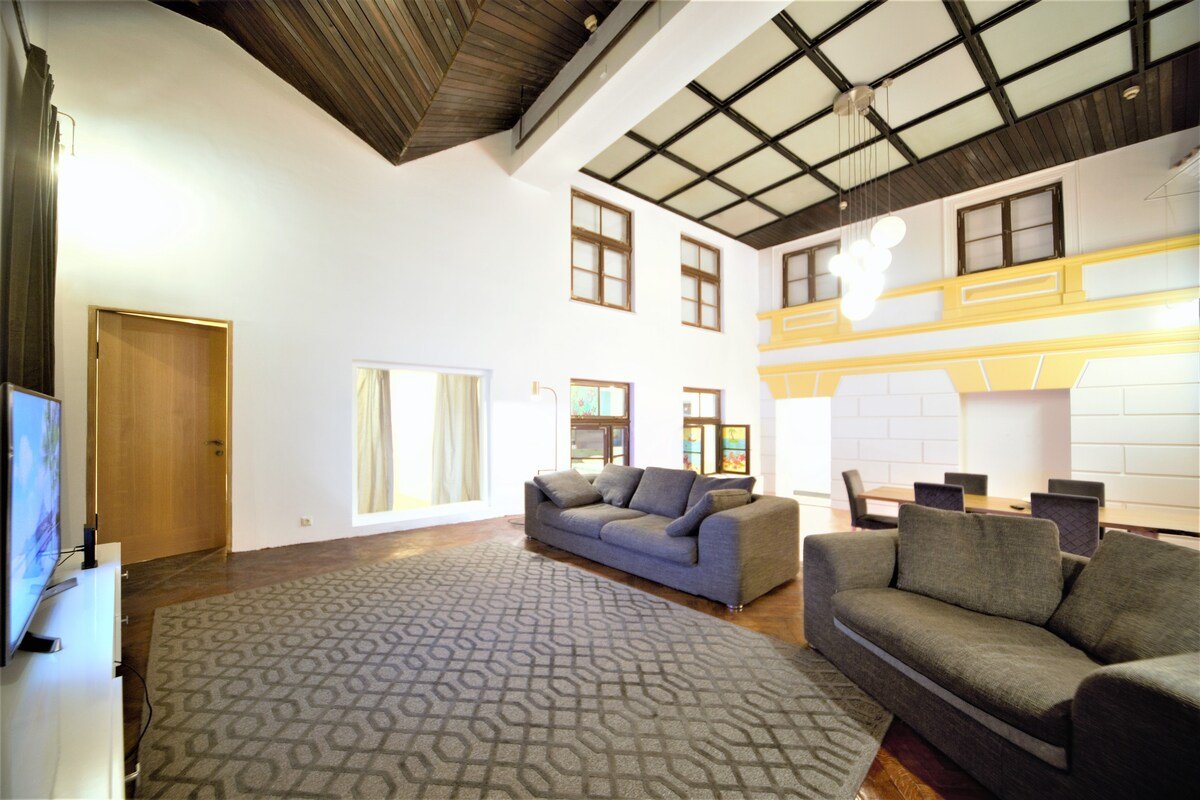 The Theatre apartment Old Town 3 bedrooms gallery image 3