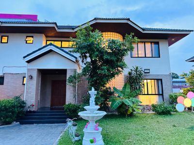 富人区素坤逸71巷曼谷壹号庄园别墅五卧五卫 订满三天以上送接机