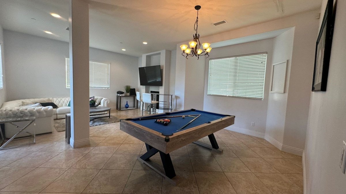 LA Dream Gem! Beautiful home with Spa. gallery image 5