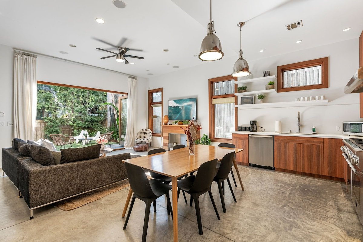 Vibrant SoCal Escape Near Venice Beach gallery image 4