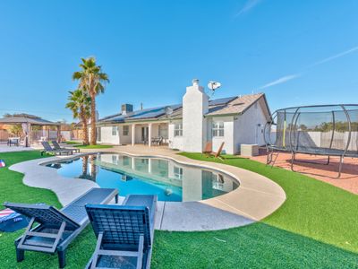 Luxury 3 Masters 6 BDR 4 BATH Big pool & B. Yard!