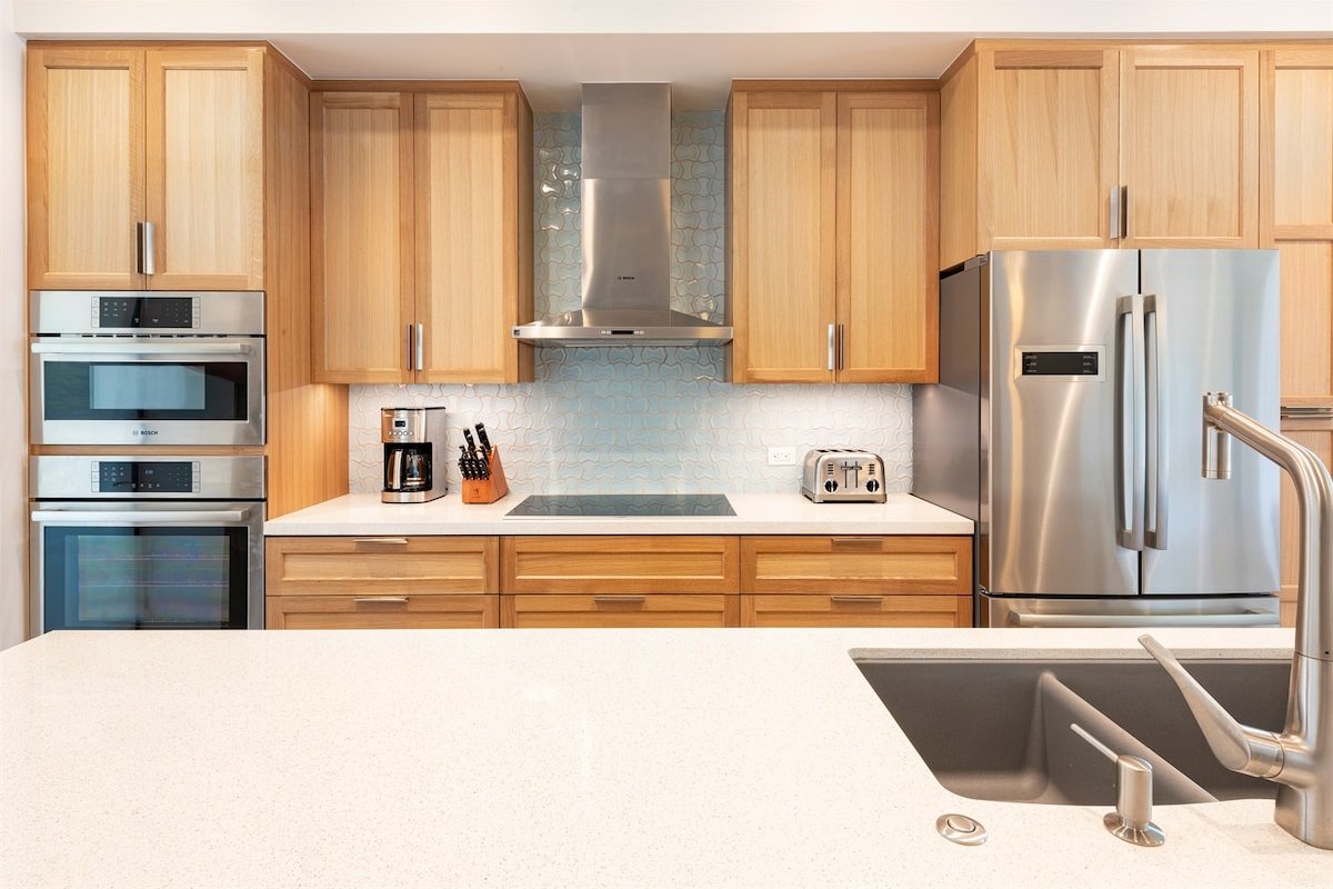 KLVR presents Garden Level Luana Villa 11B gallery image 5