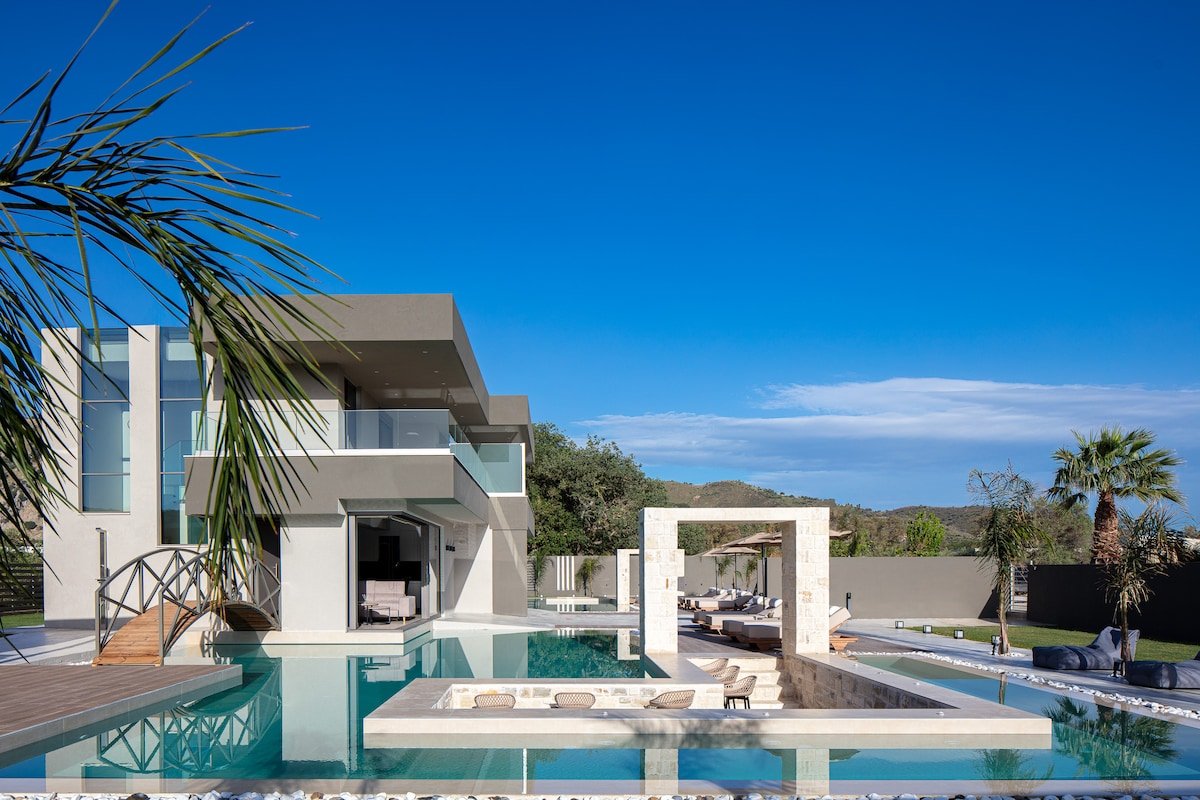 Nature Retreat amidst Mountains & Lake gallery image 2