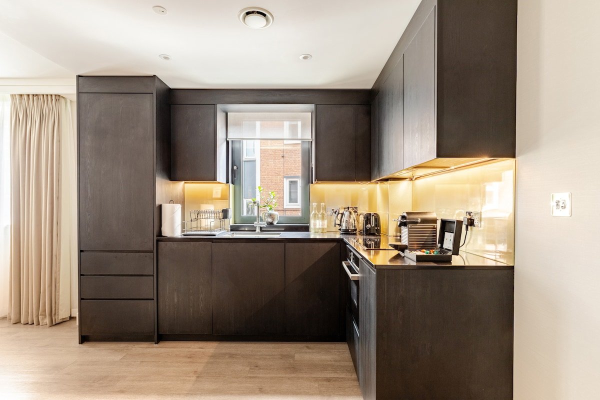 Luxury Two Bedroom Apartment gallery image 2