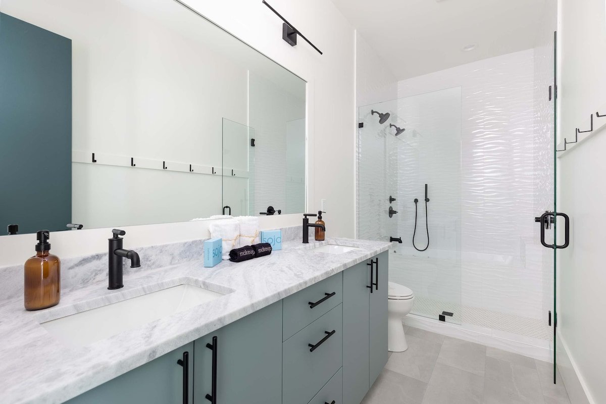 LUX Casa Blanca | Golf Cart | Heat Pool | Pets Ok gallery image 5