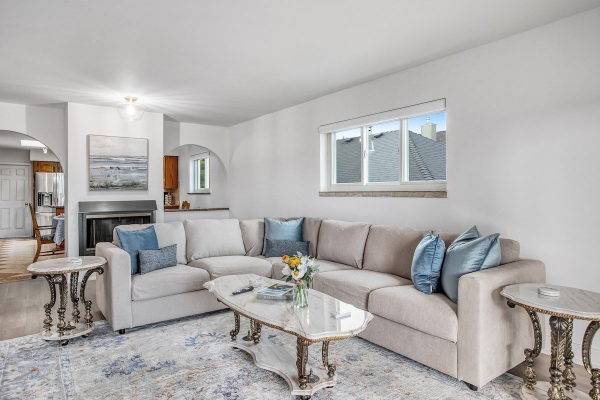 *Pacific Villa* Family-Run 3 Bedroom & 3 Bathroom gallery image 3