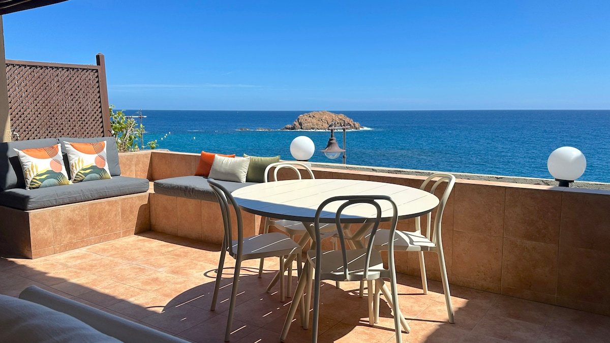 Duplex with Pool and Dreamy Sea Views gallery image 5