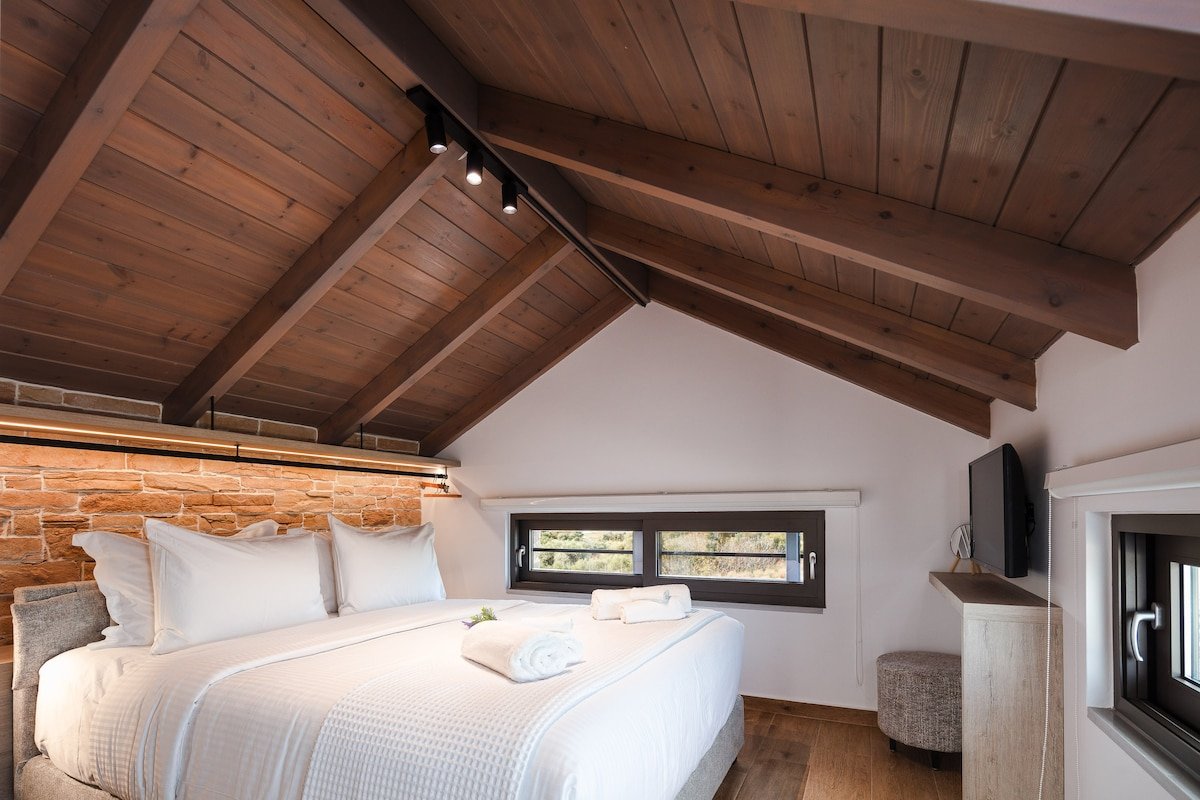 Merlin – Sea view, 1km to beach, private pool! gallery image 5